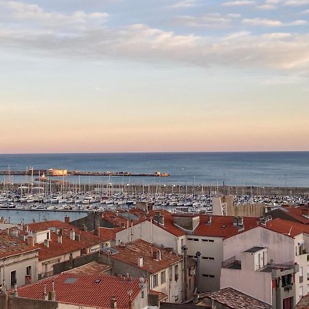 Vues exceptionnelles mer, port et toits de Sète Extérieur photo