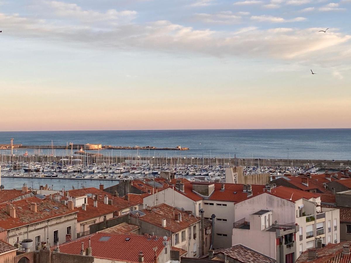 Vues exceptionnelles mer, port et toits de Sète Extérieur photo